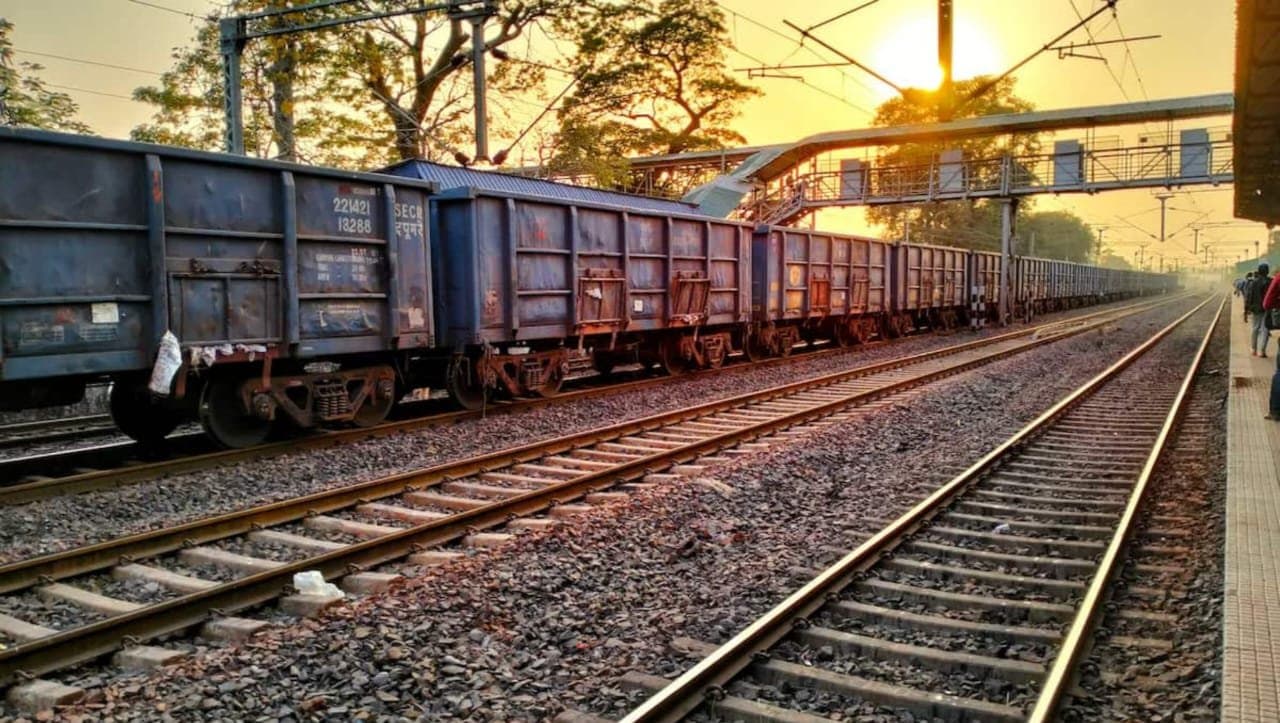 Train Derail Near Mumbai, Mail Express Traffic Hit