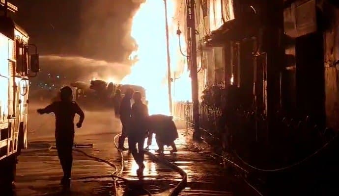 Accident, fire at kolkata one killed 