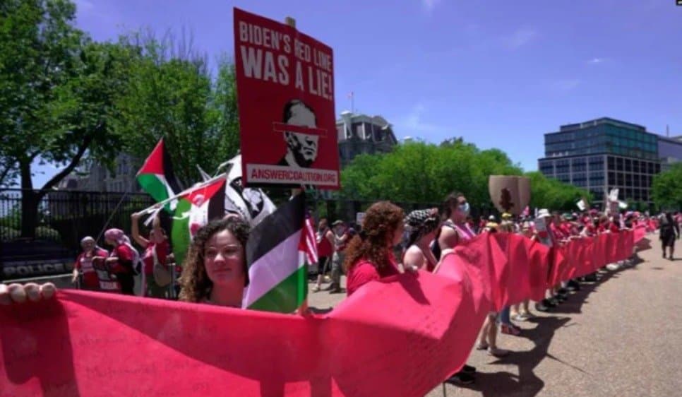 Thousands gather outside White House to protest war in Gaza