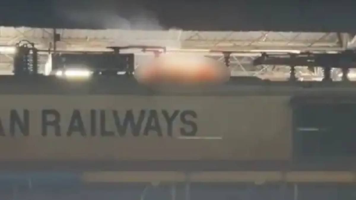 youth mysterious death at jhansi station gnr