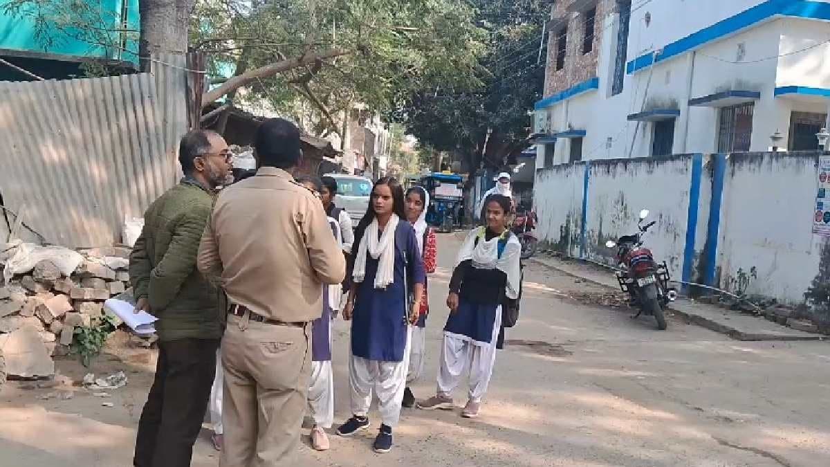 Assistant Headmaster Accused of Embezzling Kanyashree Funds in Manikchak gnr