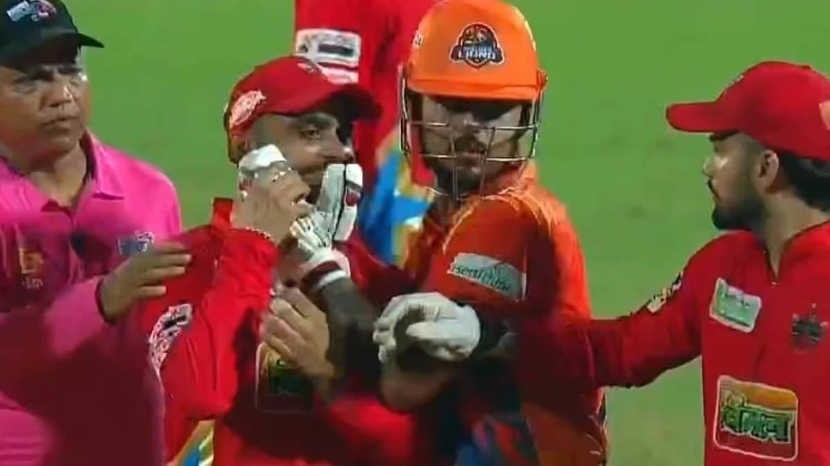 Heated argument between Nitish rana and Digvesh rathi in delhi premier league