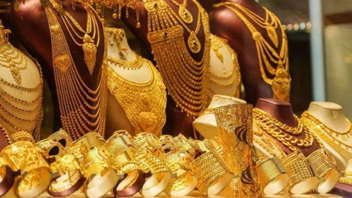 what kind of light jewellery you can buy as gold rate falls in india on november 18 lif
