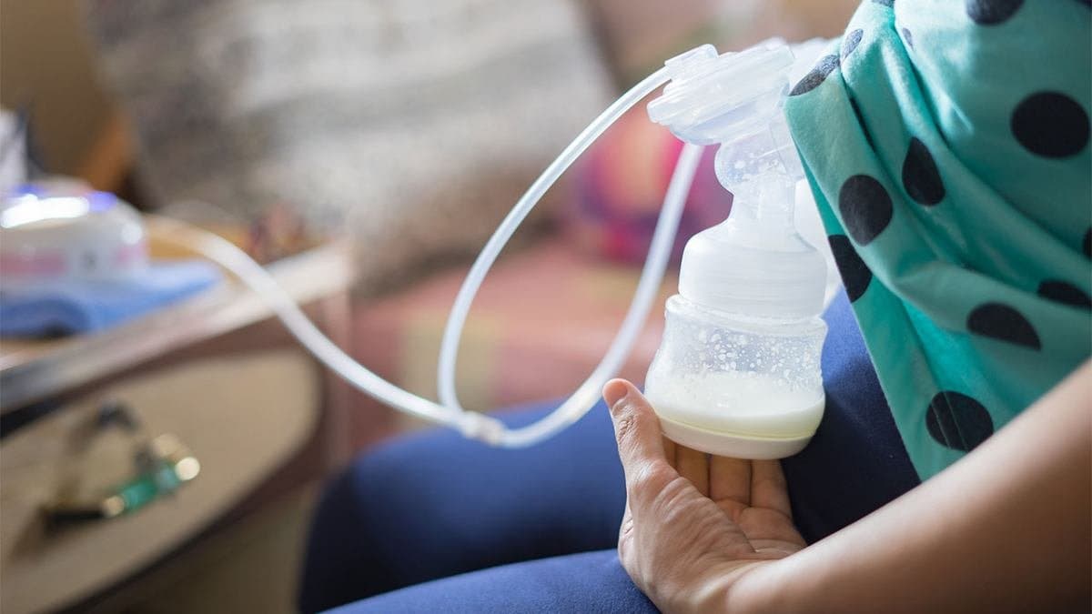 British woman donates breast milk to a Milk Bank