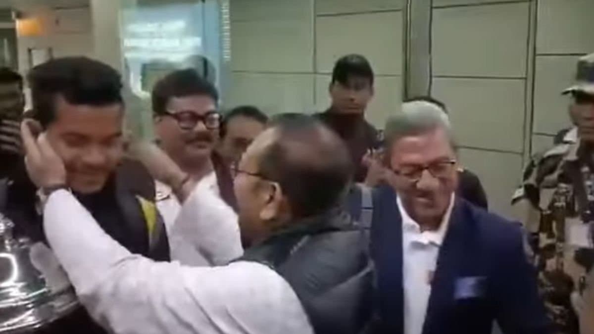 Bengal team arrives Kolkata after Santosh trophy victory spt