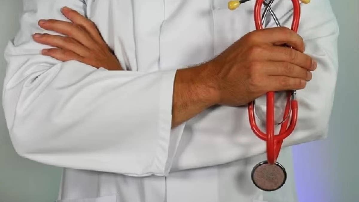 Tripura doctor injured after relatives of patient attack him