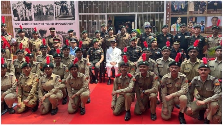  Minister of State (Defence) Shri Sanjay Seth Visits Fort William and NCC Directorate in Kolkata_rpt