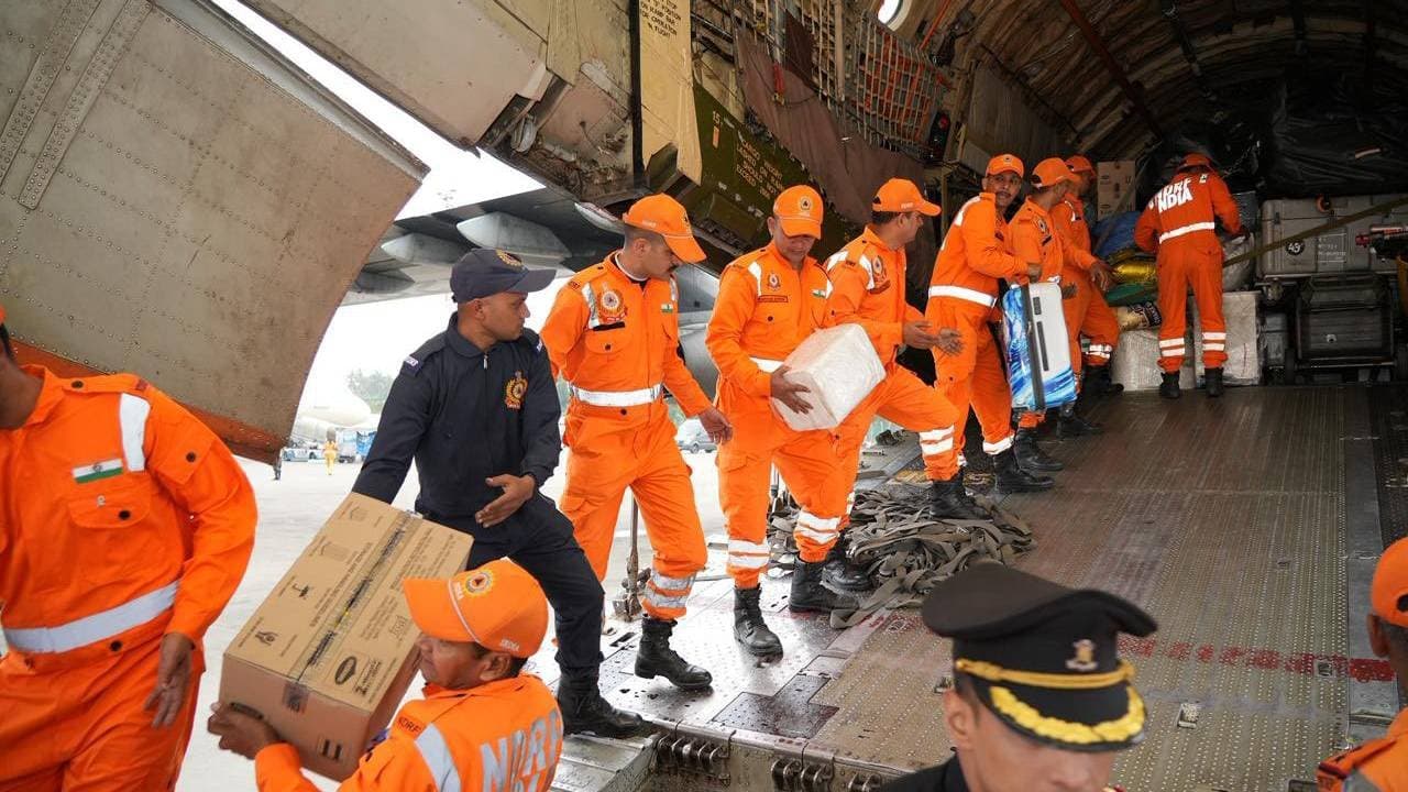 India Launches Operation Sagar Bandhu to Deliver Urgent Aid to Sri Lanka After Cyclone Ditwah