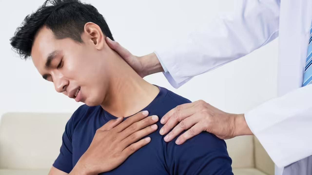 Heart Disease Symptoms: This neck test can help prevent heart attack within 15minutes 