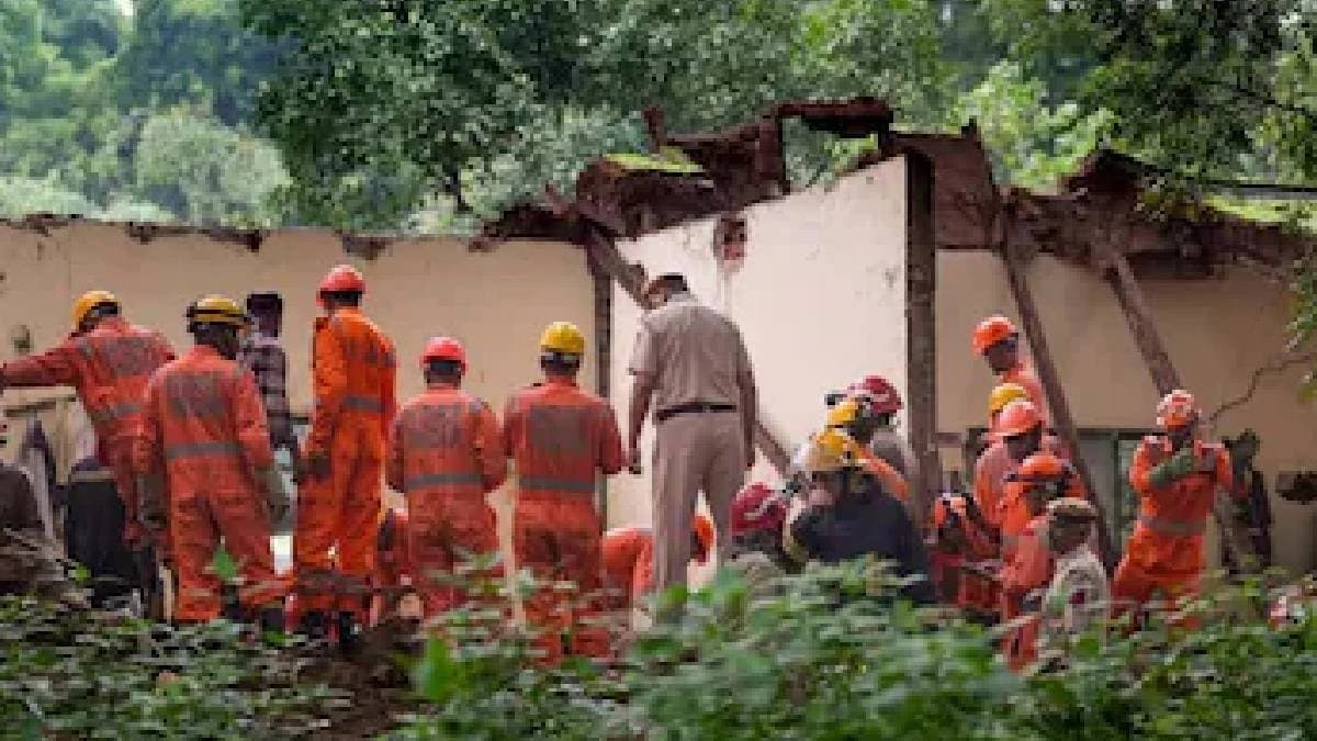  6 Killed After Roof Collapse At Dargah Sharif Patte Shah Near Humayun's Tomb