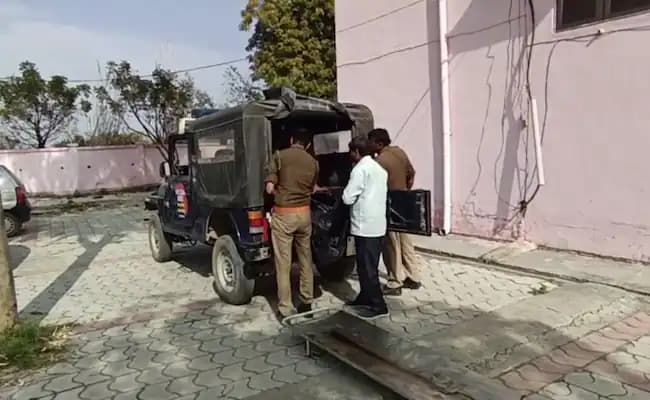 Girl, 14, tortured By School Teacher In UP, Dies gnr 