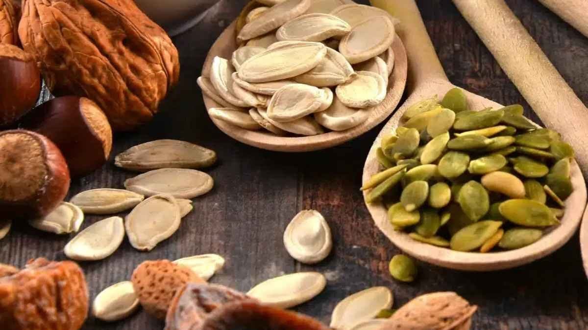 Sunflower seeds can increase vitamin and minerals in body and keeps you healthy lif 