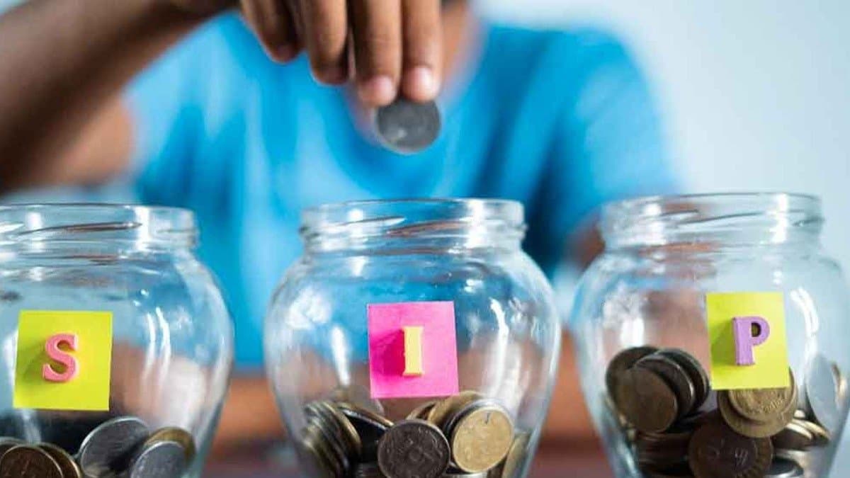 Rs 20 Lakh One-time Investment in Mutual Funds how many years will it take to create Rs seven crore corpus 