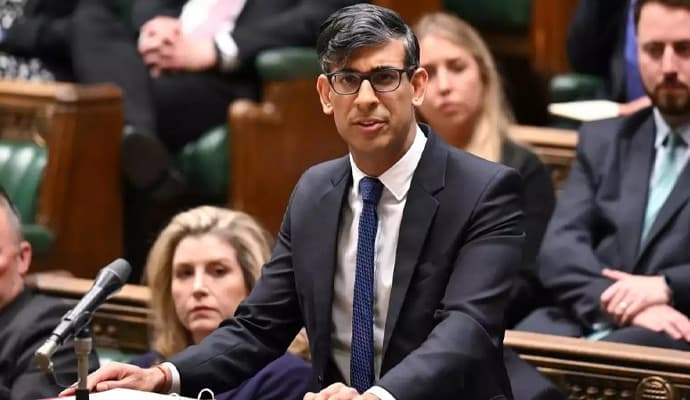 Report reveals UK’s NHS infected thousands with HIV, hepatitis