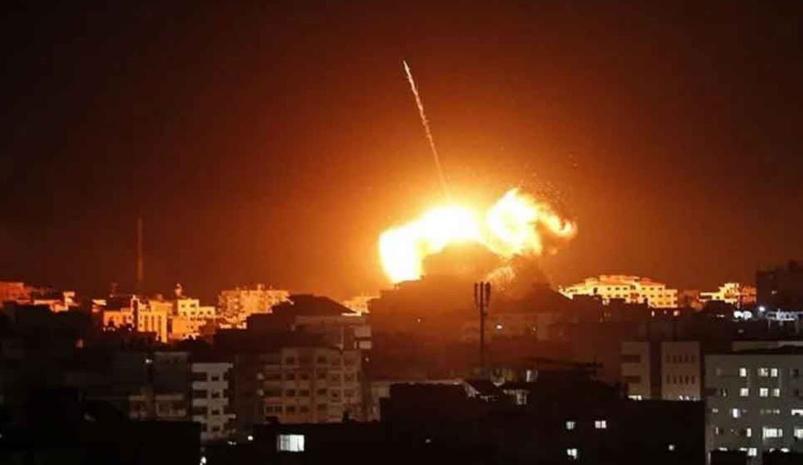 Israel attacks on refugee camp in gaza, kills 51 