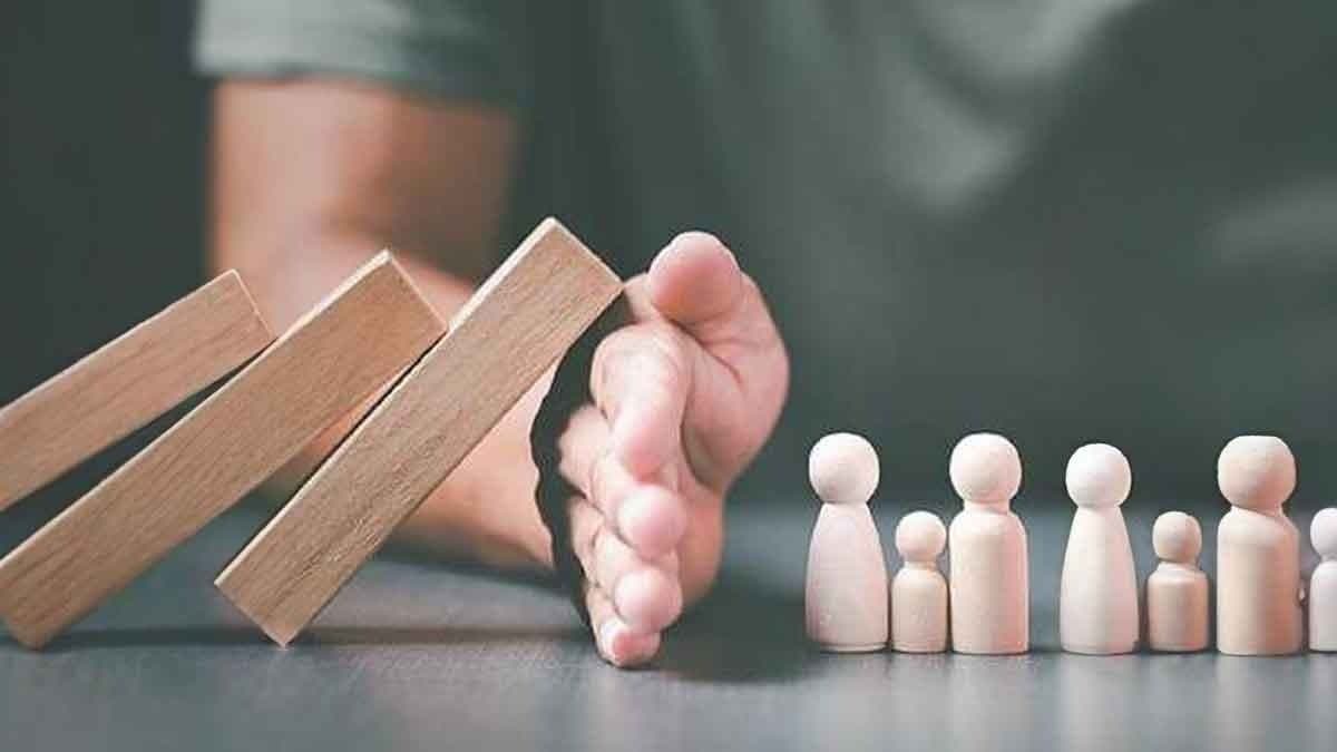 LIC reduces entry age for its new endowment plan to 50 years from 55 gnr 