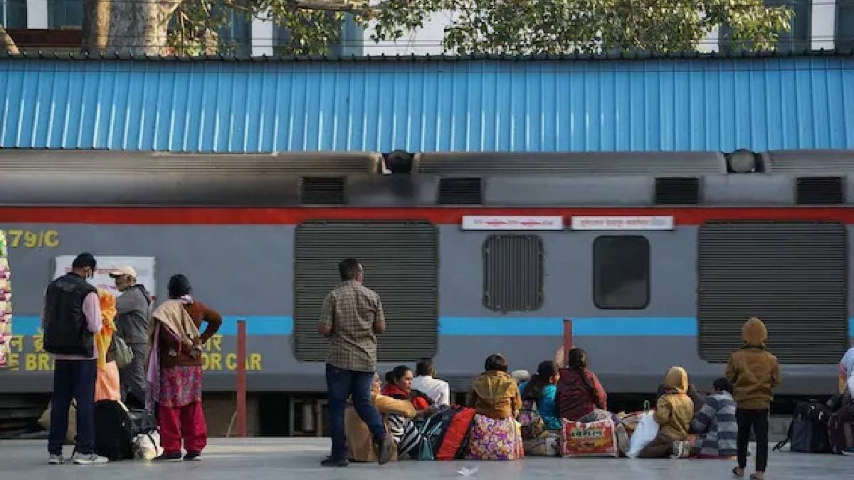 Ticketless Passengers Allowed To Travel On A Shatabdi Express Probe Ordered Into Ticket Examiners gnr