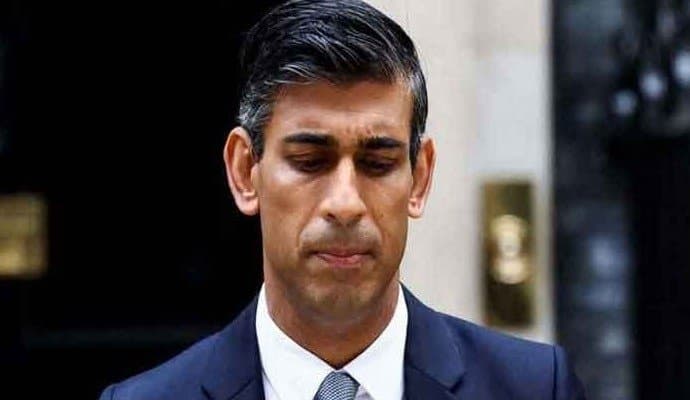 Rishi sunaks party defeated in britain by elecion