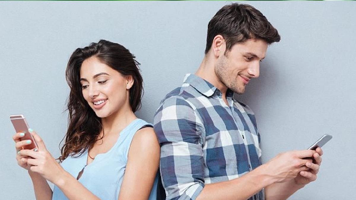 What the texting pattern of your partner says about your relationship