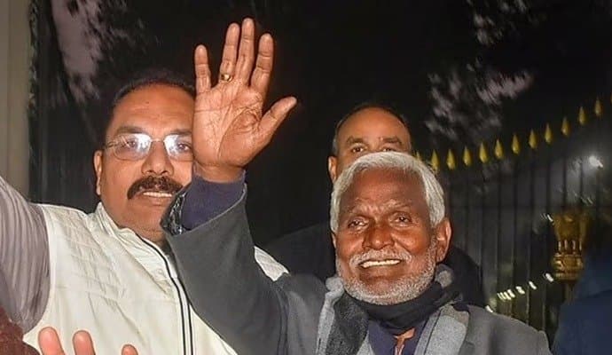 Champai Soren takes oath as chief minister