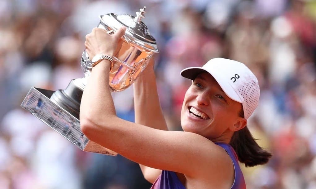 Iga Swiatek wins third successive French Open title