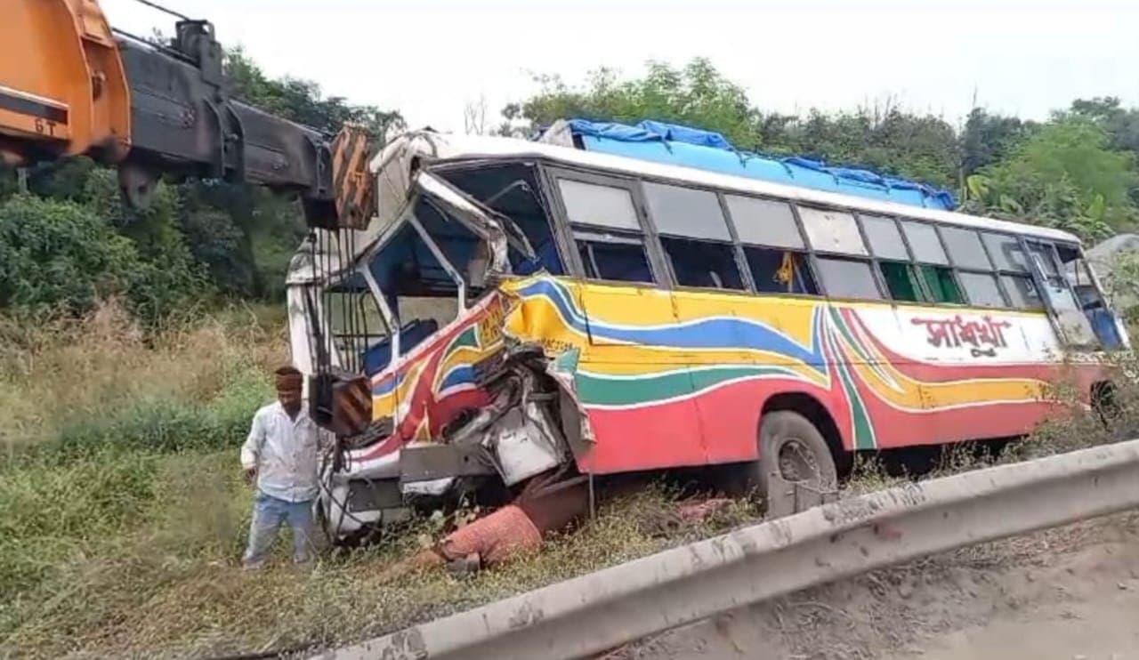 MASSIVE ACCIDENT IN HOOGLY