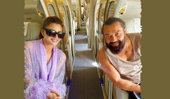 Urvashi-Bobby: বিলাসবহুল বিমান সফরে লর্ড ববির সঙ্গে কে? 