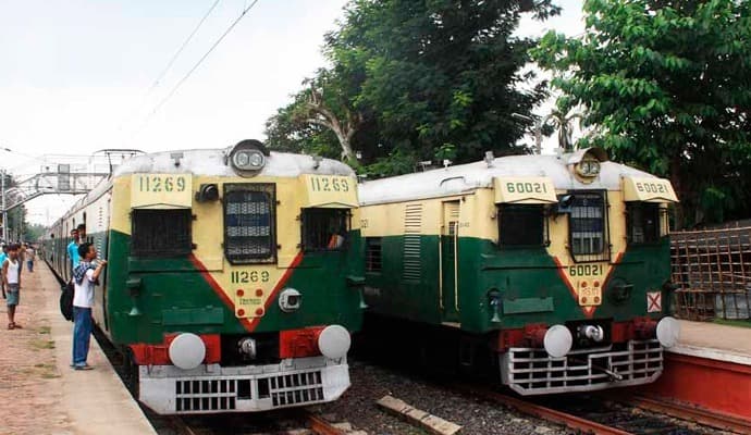 several local trains cancelled on saturday and sunday in sealdah section