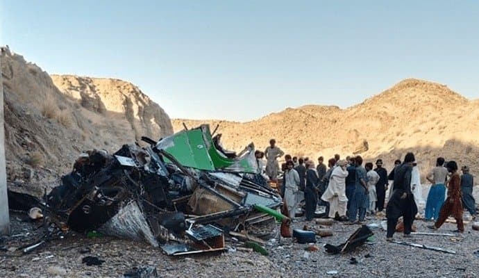 28 killed in bus accident in Pakistan 