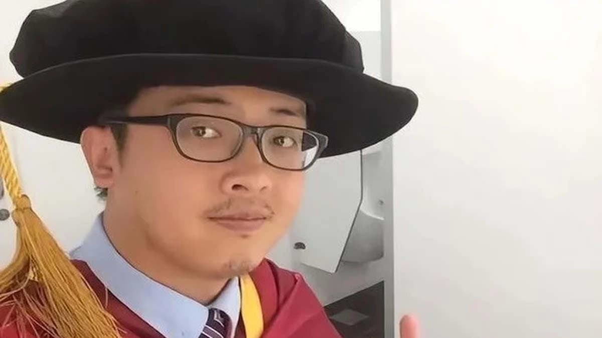 Oxford graduate now working as a food delivery boy his income is pretty good but why