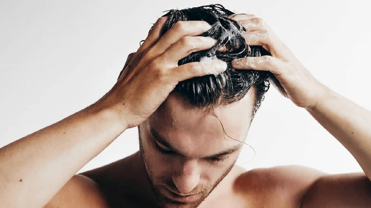 Hair care tips for men: how to get rid of greasy hair during summer