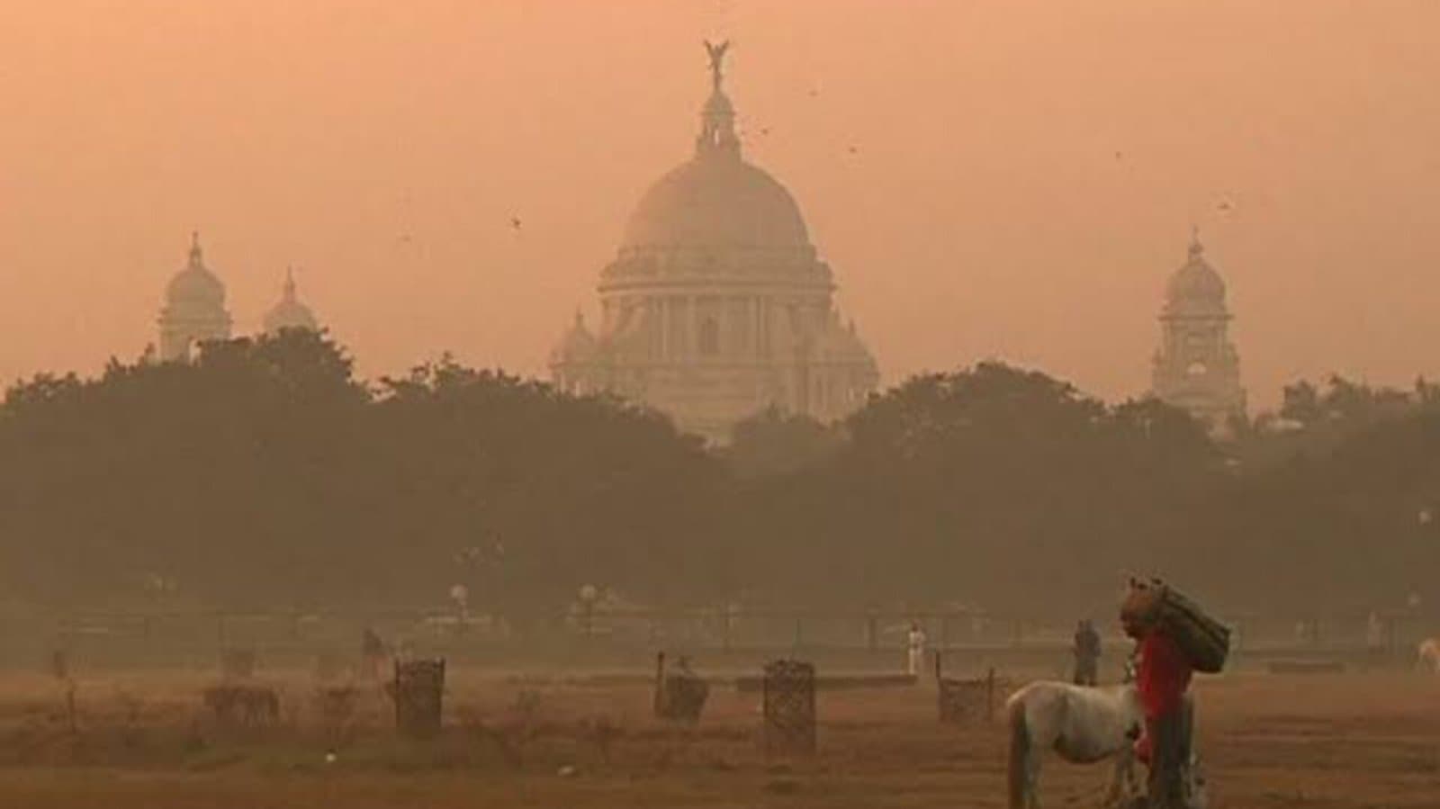 Kolkata shivers again as cold waves intensify on Republic Day
