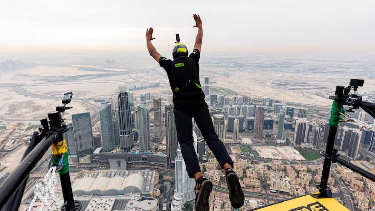 Base jumpers create world record from burj khalifa gnr 