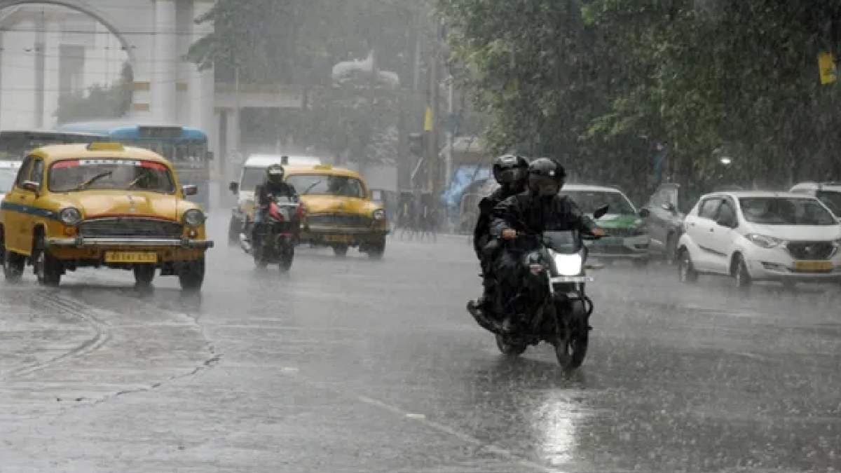 IMD Weather Update Heavy to Very Heavy Rainfall in West Bengal Due to Cyclonic Circulation