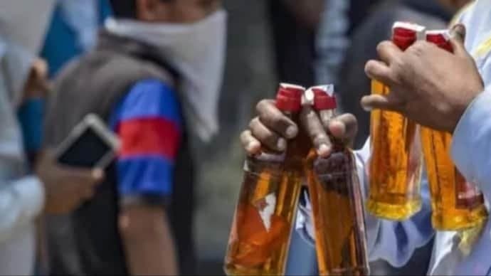  3 dead, one hospitalised after drinking spurious liquor in Bihar; 3 arrested