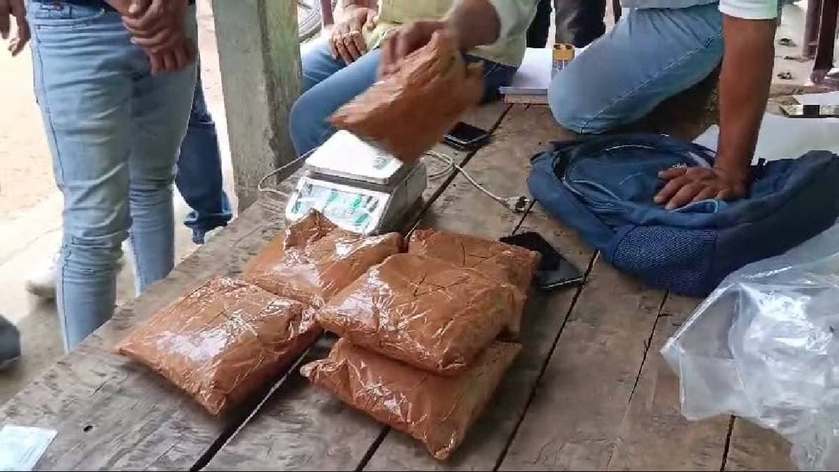 Raghunathganj police in Murshidabad arrested a man with heroin worth Rs three crore in six packets