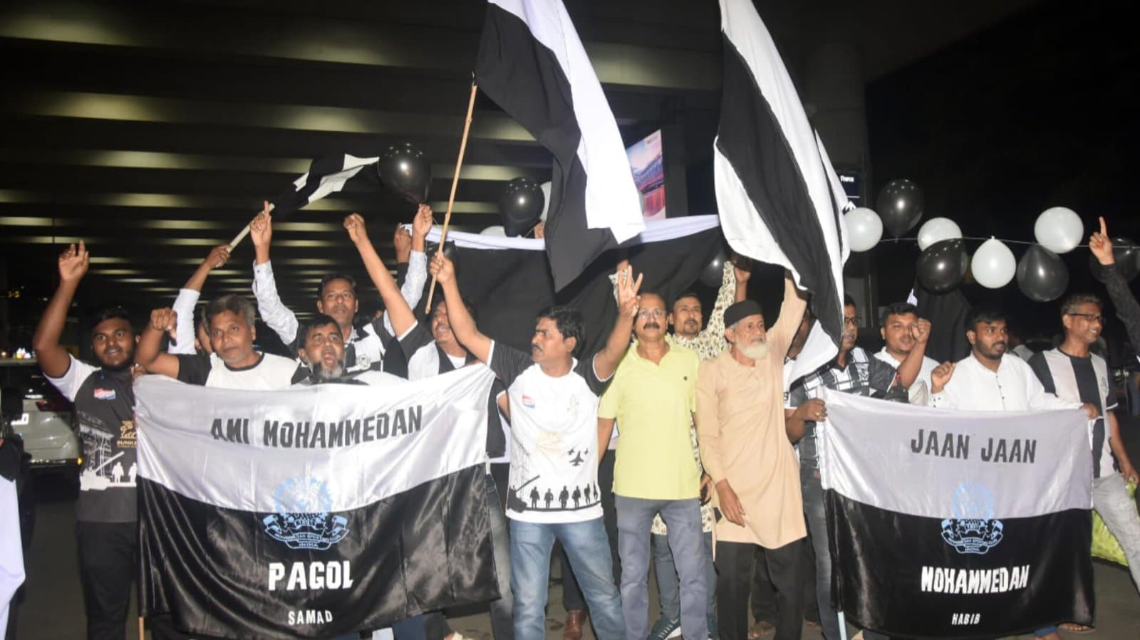 Mohammedan Sporting celebration at airport after team arrival