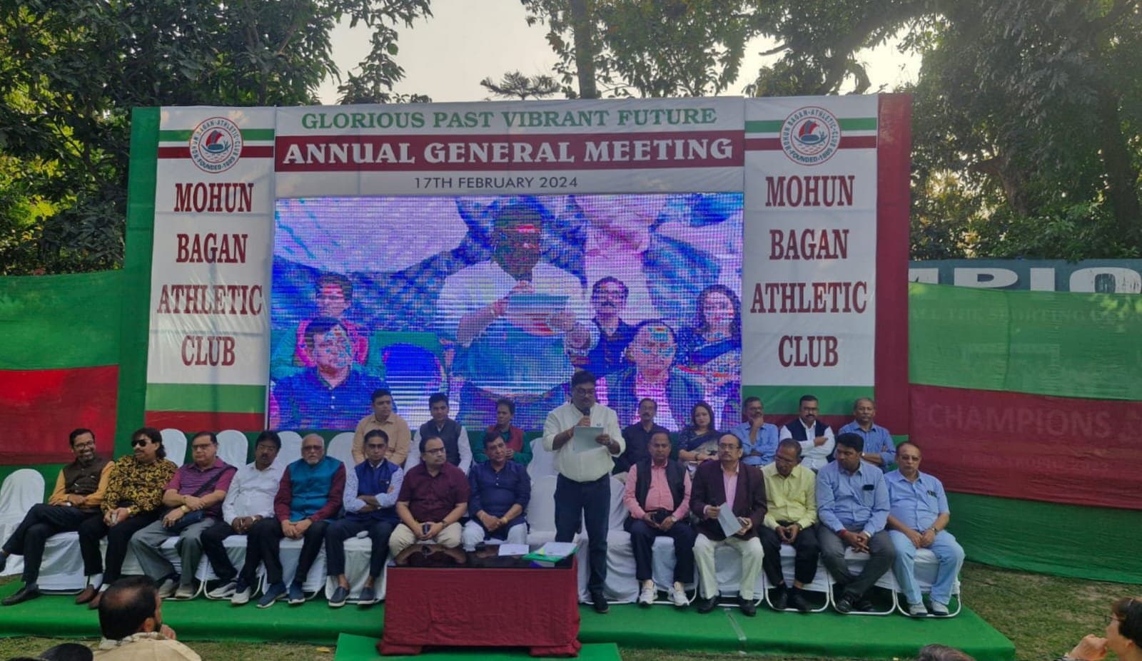 Mohun Bagan: ট্রফি ক্লাবে রাখার আর্জি সদস্যদের, উদ্যোগ নেবেন বাগান সচিব 