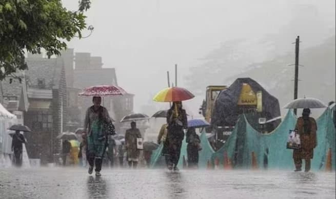 Yellow alert issued for six south Bengal districts, heavy showers lash north Bengal