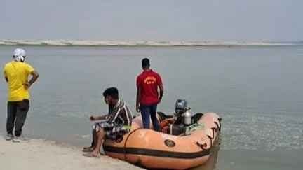 A Madhyamik examinee faced trouble while bathing at river Padma