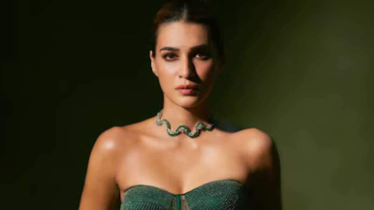 Kriti Sanon admits she was jealous of sister Nupur Sanon for studying in DU