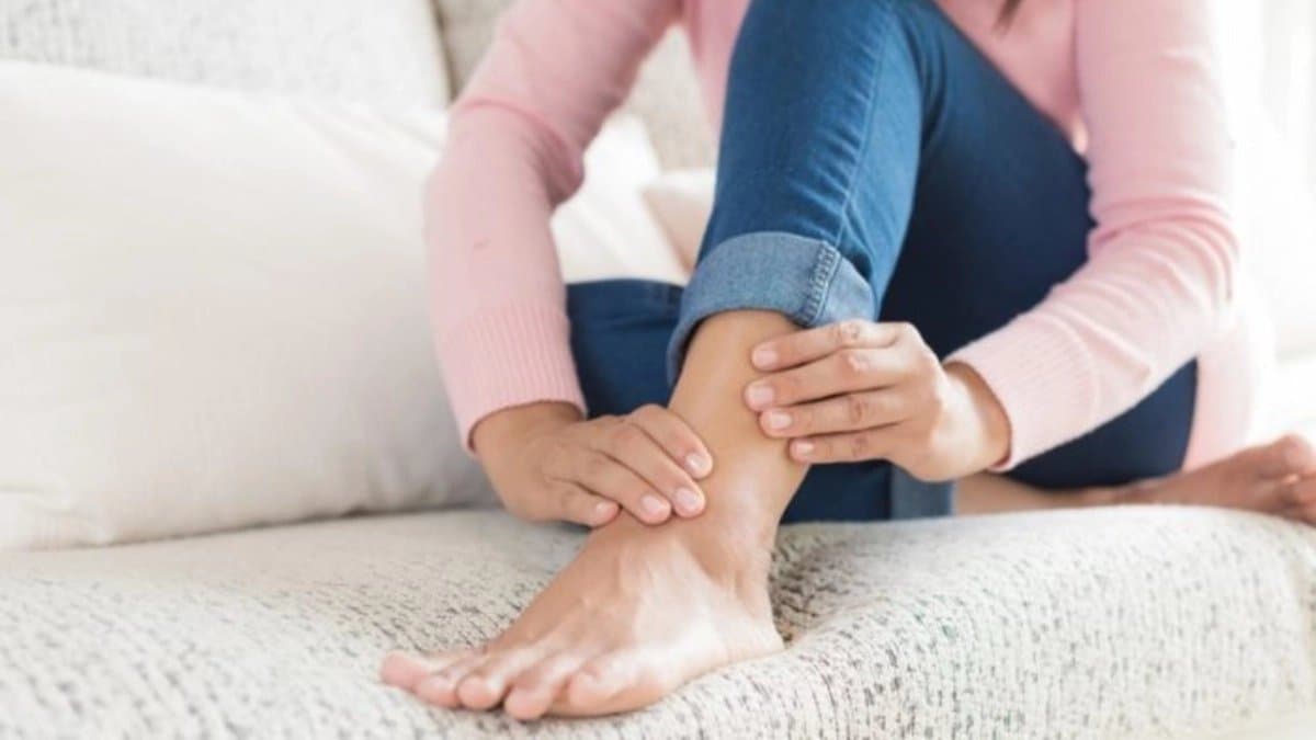 Due to the deficiency of this vitamin Pain in the legs and difficulty in walking 