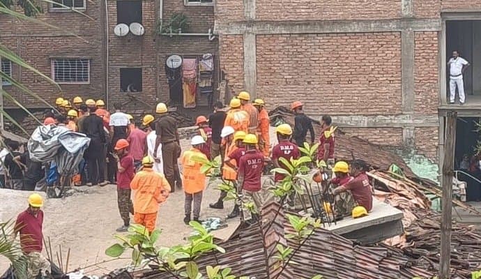Kolkata under construction building collapsed five killed
