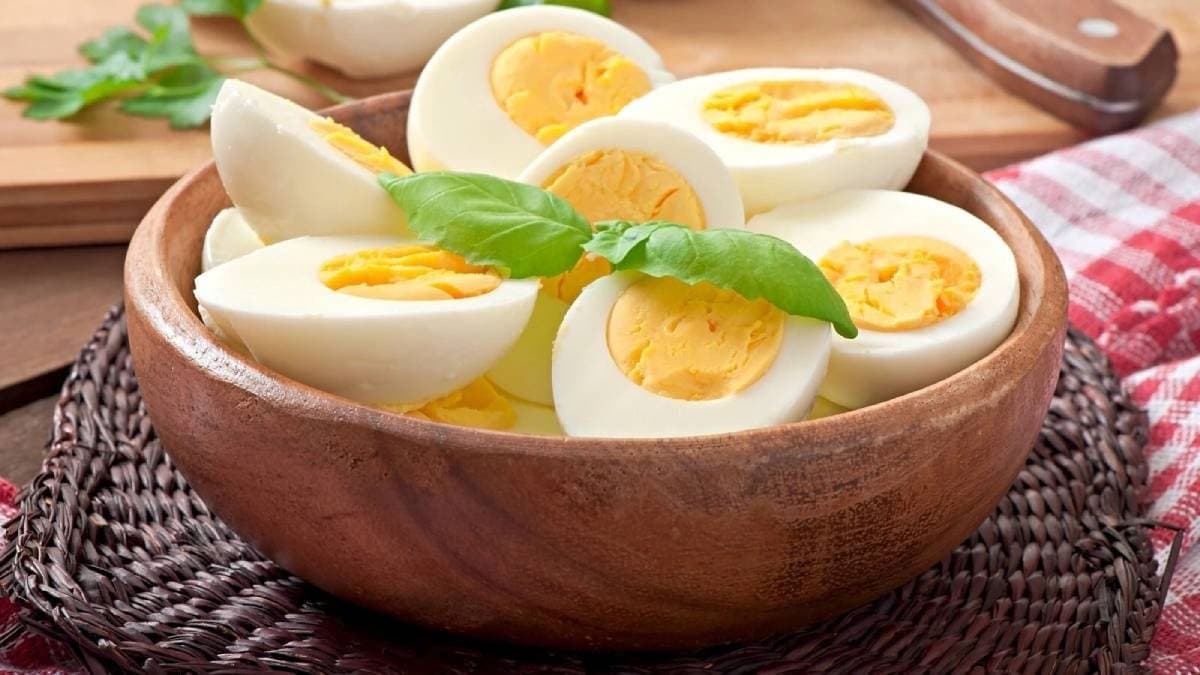 Does eating eggs everyday fill protein deficiency or it has side effects