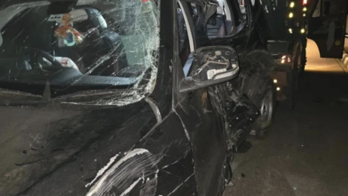  5 Doctors Killed As Scorpio Jumps Divider, Hits Truck On Agra Expressway in Lucknow gnr 