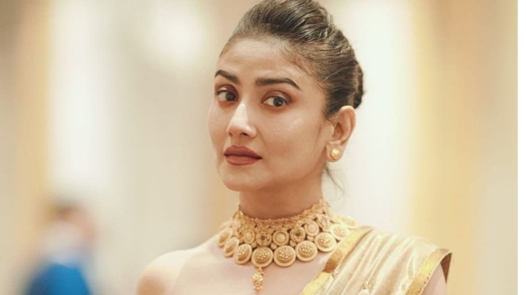 actress debolina dutt going to play lead role on upcoming movie which directing by angshuman chakraborty ent