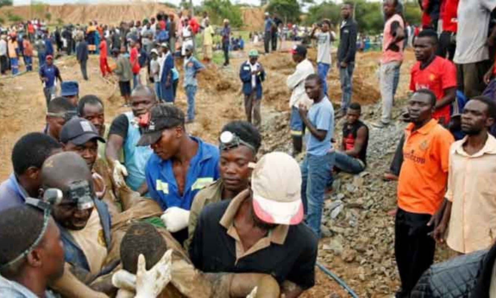 zambia mine collapsed, 30 labourer trapped