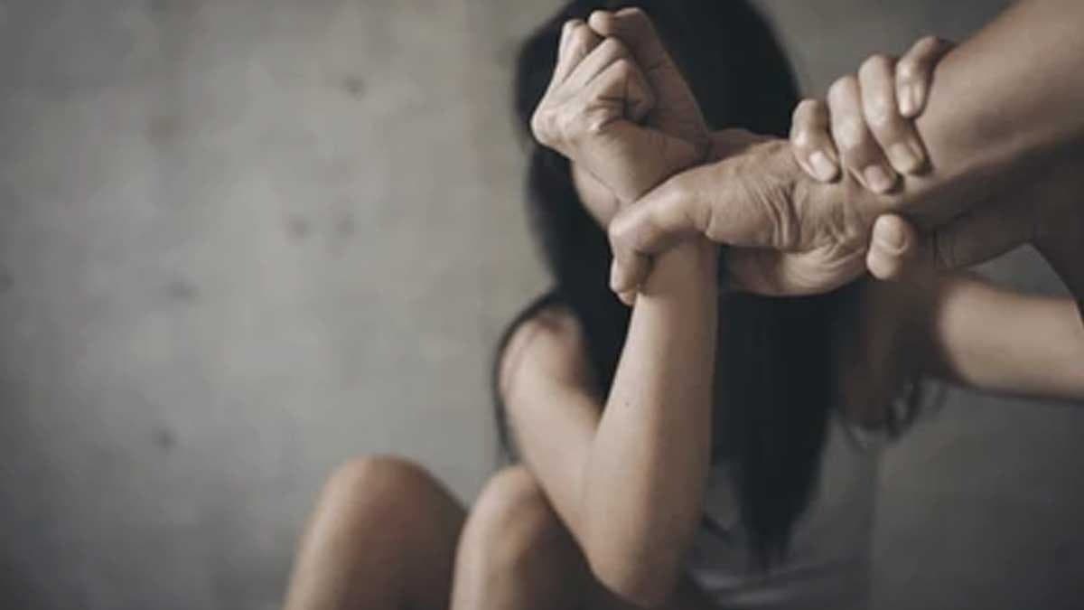 Jharkhand Crime News Junior doctor molested in elevator of Ranchi medical college gnr 