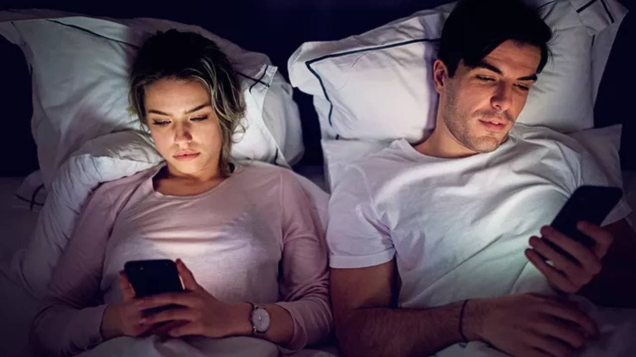 How smart phone addiction affect your brain