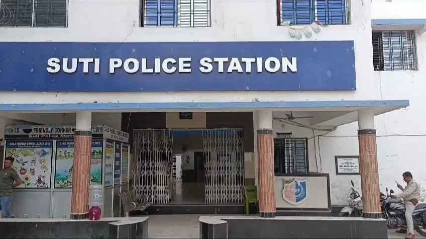 Three arrested in murshidabad for making fake aadhar card gnr 
